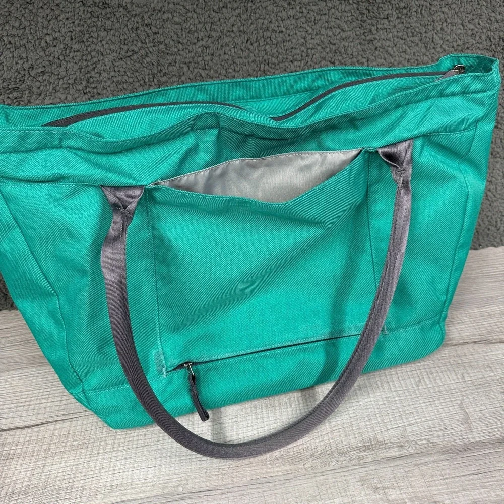 Patagonia Transport Tote 20L Green Laptop Bag Travel Briefcase Padded 49460‎